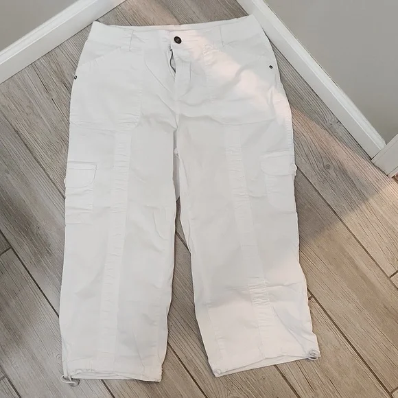 Style and Co Women's Adjustable Cargon Style Capri Pants - Picture 3 of 12